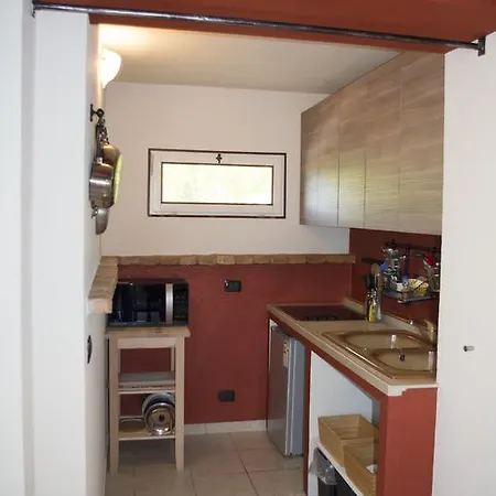 Apartment La Casa Gialla Monforte dʼAlba