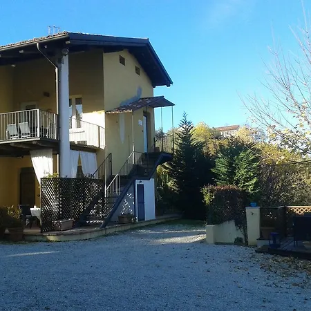 La Casa Gialla Apartment *