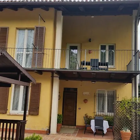 La Casa Gialla * Monforte dʼAlba
