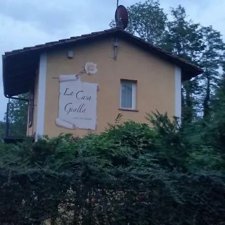 La Casa Gialla アパート モンフォルテ・ダルバ