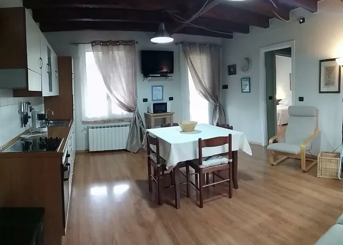 Appartamento La Casa Gialla Monforte dʼAlba